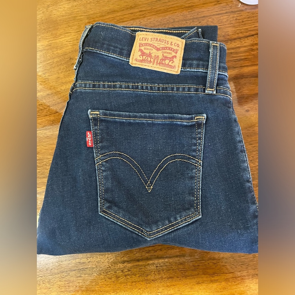 Levi’s Curvy Skinny Jeans Dark Wash Size 28